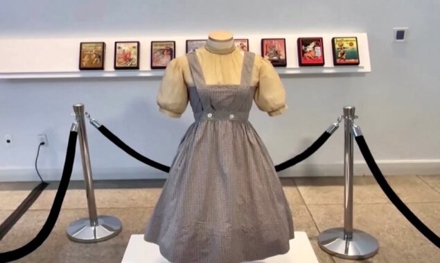 Dorothy’s outfit from ‘The Wizard of Oz’ will be auctioned off
