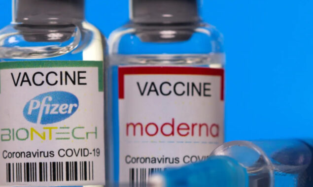 US approves Pfizer and Moderna vaccines for youngest children