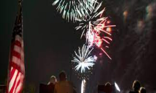 4rth of July parade in Illinois degenerates into mayhem