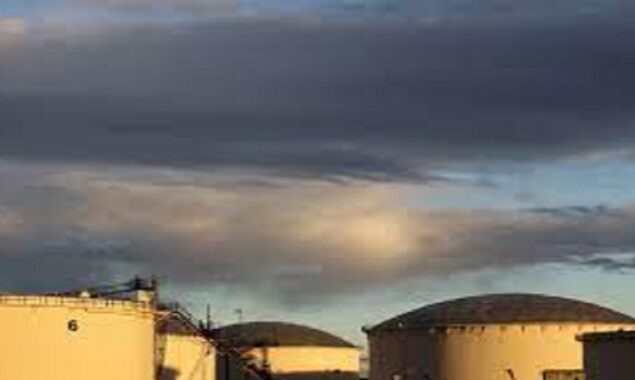 Oil declines more than $1 as the G7 discusses the Iran nuclear agreement