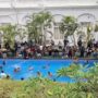 Protesters swim in Sri Lankan President’s pool