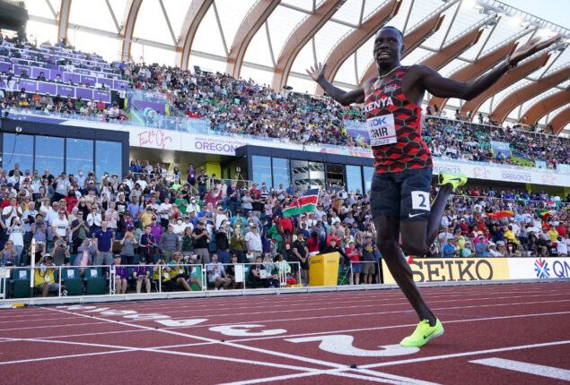 Emmanuel Korir: Stunning wins world 800m gold in style