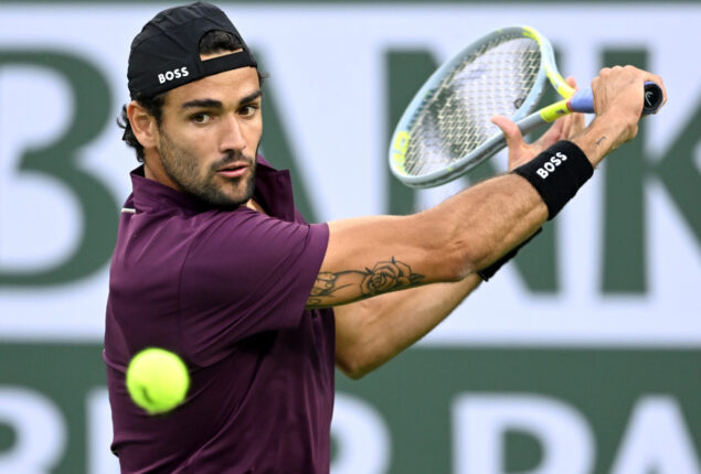 Matteo Berrettini overcomes Richard Gasquet in the second round at Gstaad Open