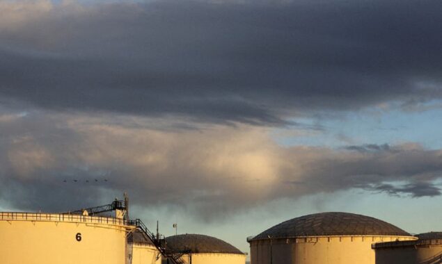 Oil prices drop due to economic fears and China COVID restrictions