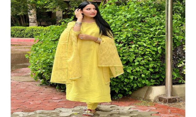 Saniya Shamshad Looks Elegant Celebrating Eid Ul Azha Day 2