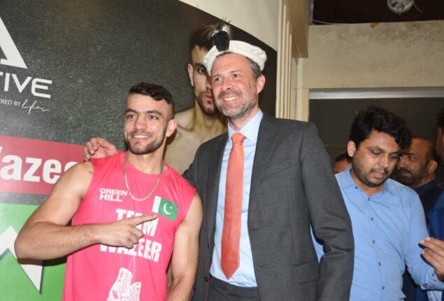 British Acting High Commissioner visits boxing academy
