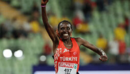 Eilish McColgan: Commonwealth champion to 10,000m gold