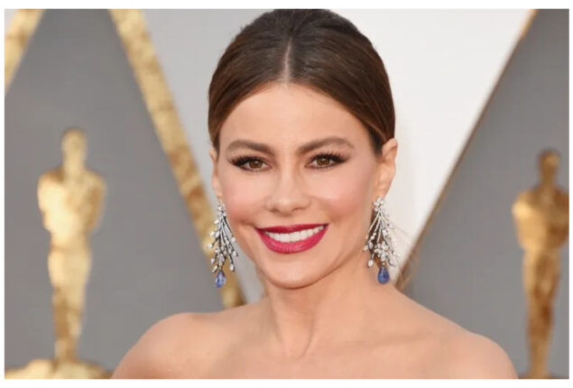 Sofia Vergara looks ‘chic’ in green top and green pant