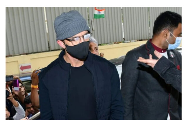 Hrithik Roshan is spotted at theatre in a black jacket and pants
