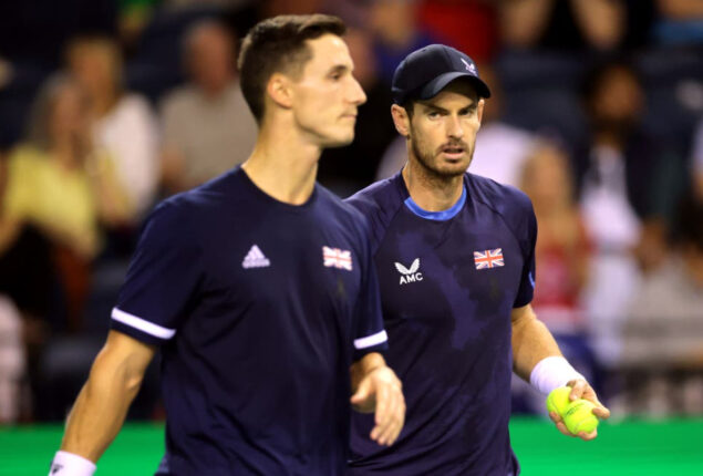 Andy Murray out of Davis cup after doubles loss