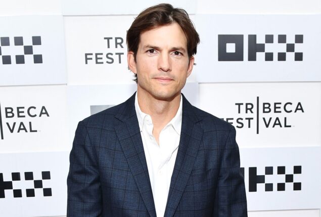 Ashton Kutcher admires Kim Kardashian