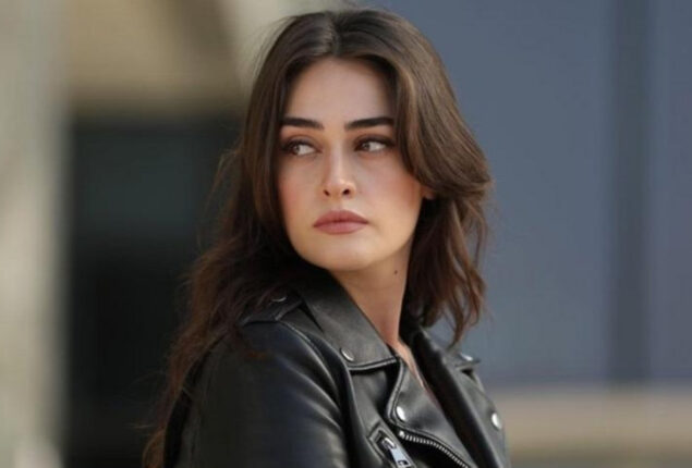 Esra Bilgic’s latest bold picture sets internet on fire