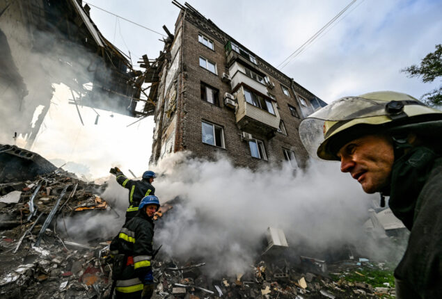 Rockets rain down on Ukraine, Zelensky requests a ‘air shield’ from the G7