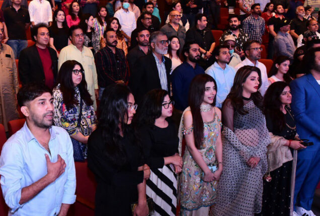 Celebrities spotted at the premiere of the ‘Tich Button’