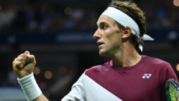 Casper Ruud beats Auger-Aliassime in his ATP Finals debut