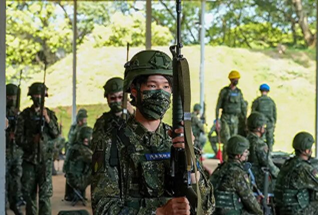 Taiwan makes military service mandatory for an extra year