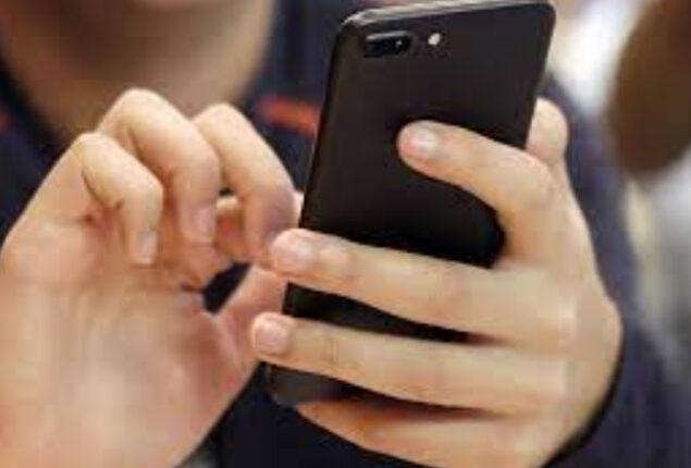 China blocks social media accounts