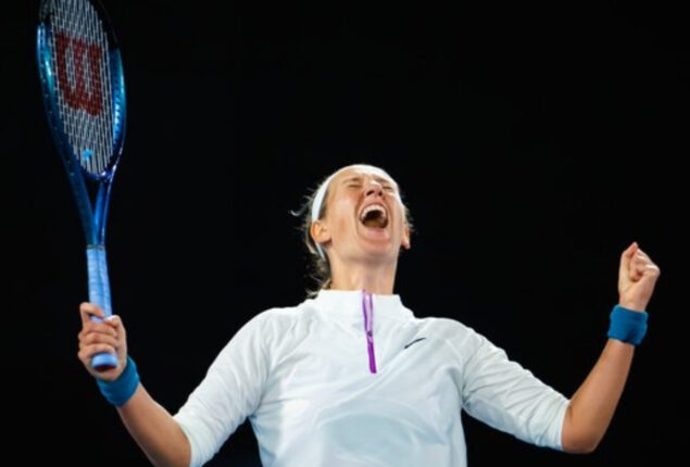 Victoria Azarenka advanced to quarterfinals after triumphing Zhu Lin