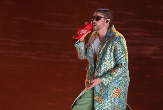 Bad Bunny unapologetic for drowning rude fan’s phone in water