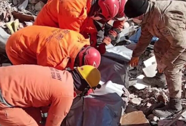 Pakistan Army teams continue rescue operations in Turkey