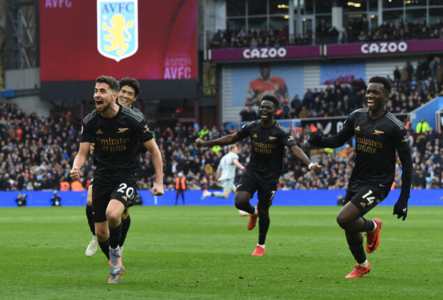 Arsenal return to top of Premier League in vivid way