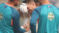 David Warner injury