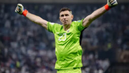 Emiliano Martinez's WC gloves