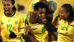 South Africa stun Italy to reach Women's World Cup round of 16
