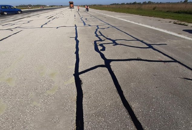 Cracks emerge at Karachi Airport runways, CAA announces closure