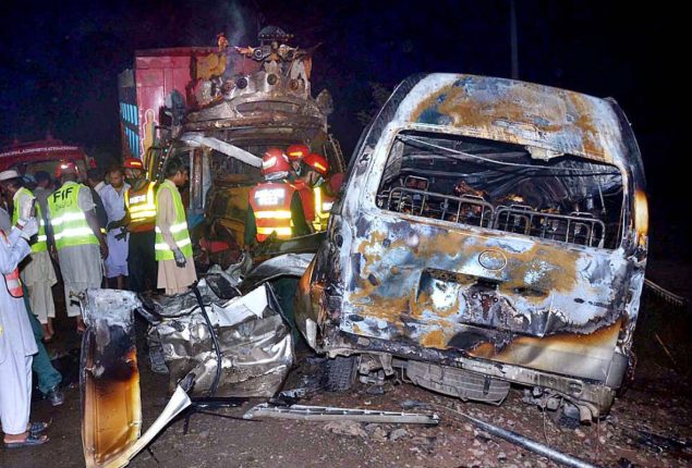 Seven dead in van-truck collision on Hyderabad Thatta Highway