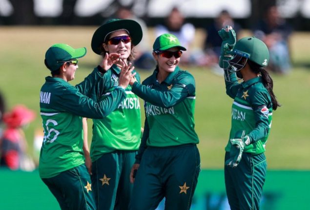 Pakistan women team thrashes South Africa by 7 wickets in second T20I