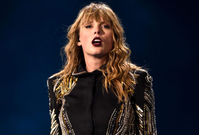 Taylor Swift support Swifties to register to vote