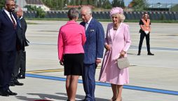 Macrons Welcome British Royals to Élysée Palace
