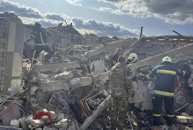 49 Killed in Russian Attack on Shop in Eastern Ukraine