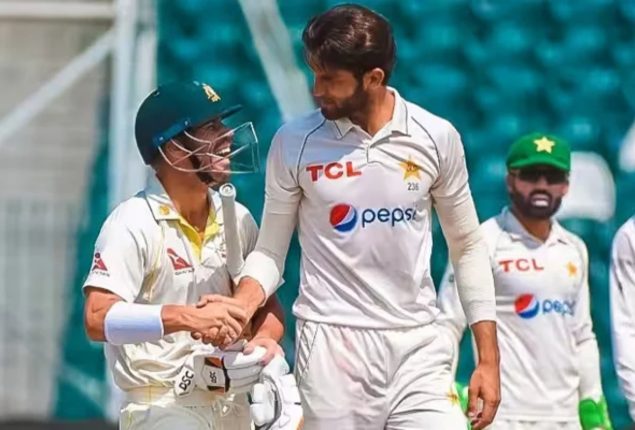 David Warner praises Pakistani bowlers after day one of Boxing Day Test