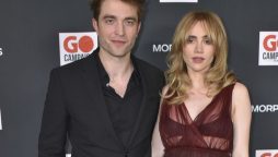Robert Pattinson and Suki Waterhouse are engaged? As Suki flaunts a dazzling diamond ring