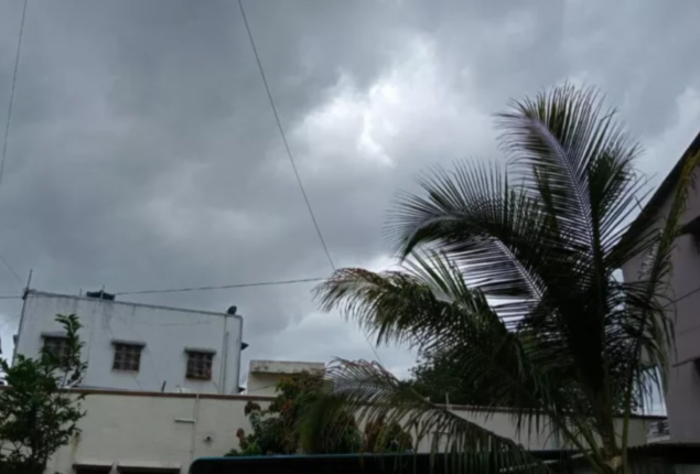 Karachi Weather Alert: Residents Enjoy Refreshing West Winds