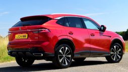 MG Motors unveils MG HS Trophy 2025 in Pakistan