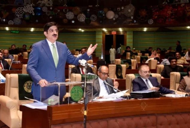 CM Murad unveils Rs3, 450bn Sindh budget 2025-26