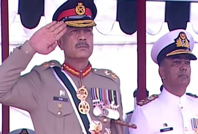 COAS attends passing out parade at Pakistan Naval Academy