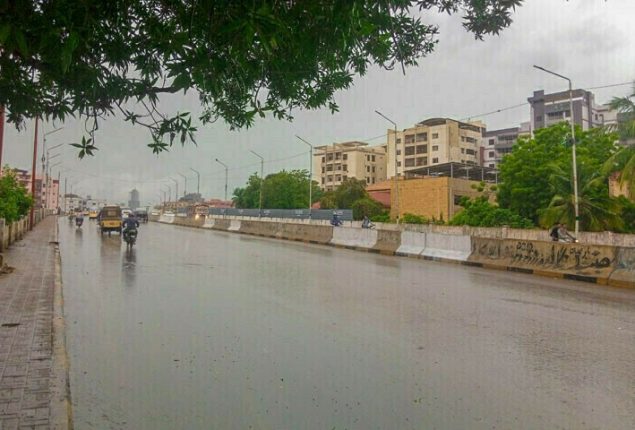 Light rain and drizzle expected in Karachi