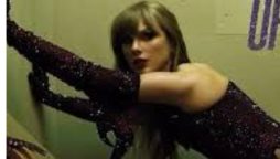 Taylor Swift unveils fifth cover photo for 'The Life of a Showgirl' Vinyl Collection