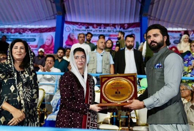 Asifa Bhutto Zardari leads opening of Benazir Bhutto Hockey stadium