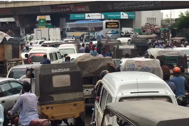 Karachi faces traffic gridlock and displacement after days of rain