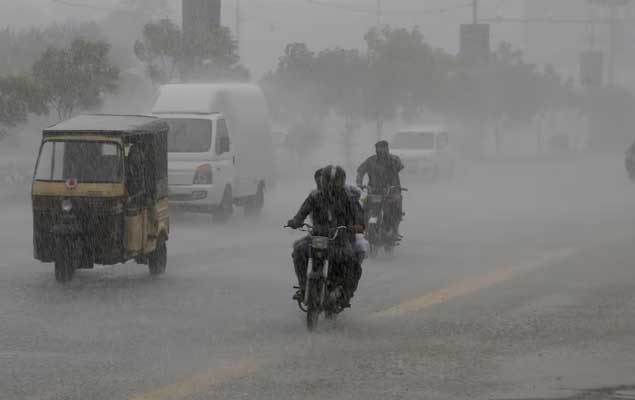 Monsoon rains hit Sindh; Heavy showers expected in Karachi until Thursday