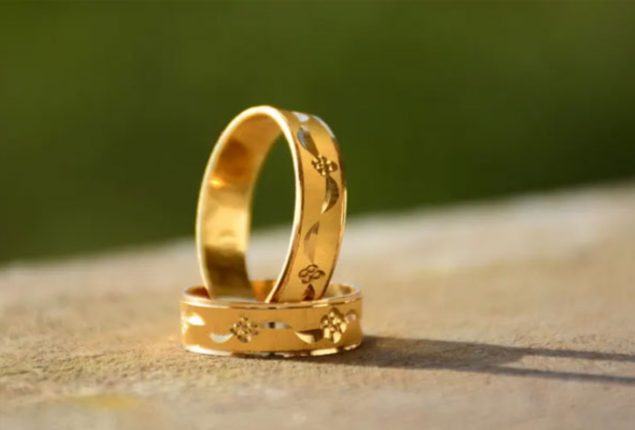 Gold prices surge again in Pakistan