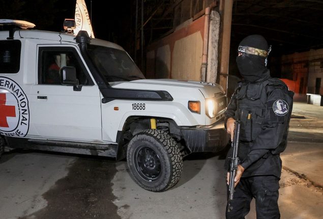 US downplays threat to Gaza ceasefire as Hamas delays in hostage body recovery.