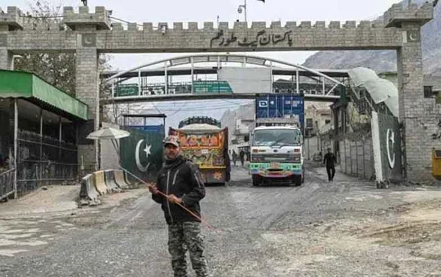Torkham border reopens after 20 days for deportation of illegal Afghan nationals