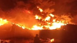 Karachi inferno: 200 homes, livestock destroyed in massive slum blaze.